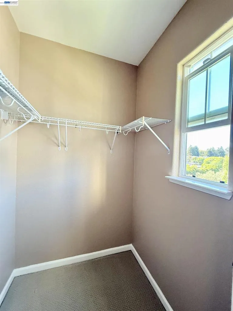 550 Summer Ln Richmond, CA 94806