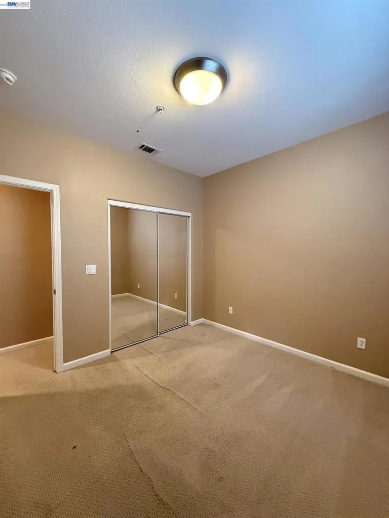 550 Summer Ln Richmond, CA 94806