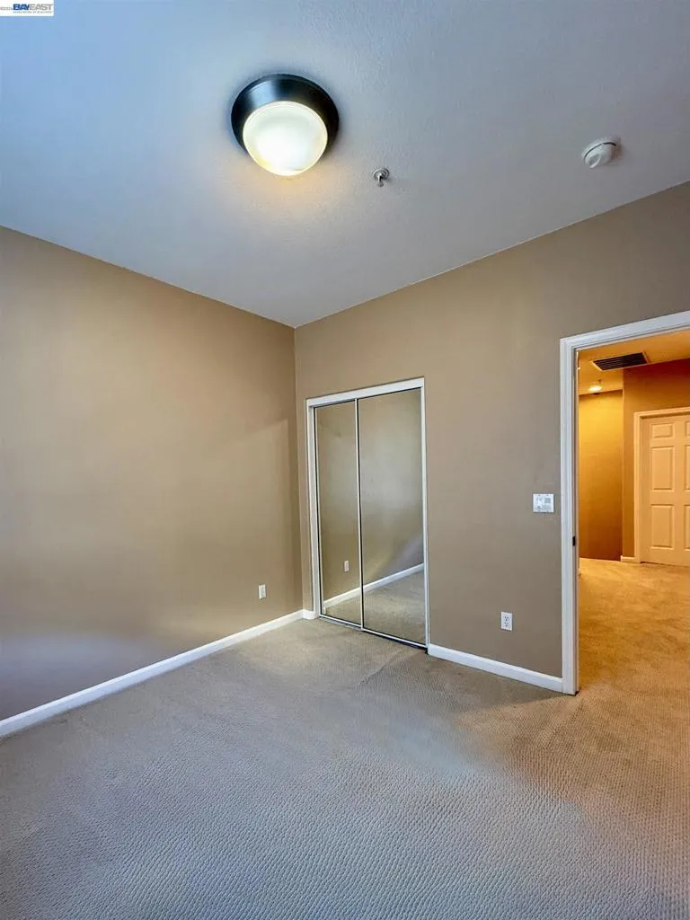 550 Summer Ln Richmond, CA 94806