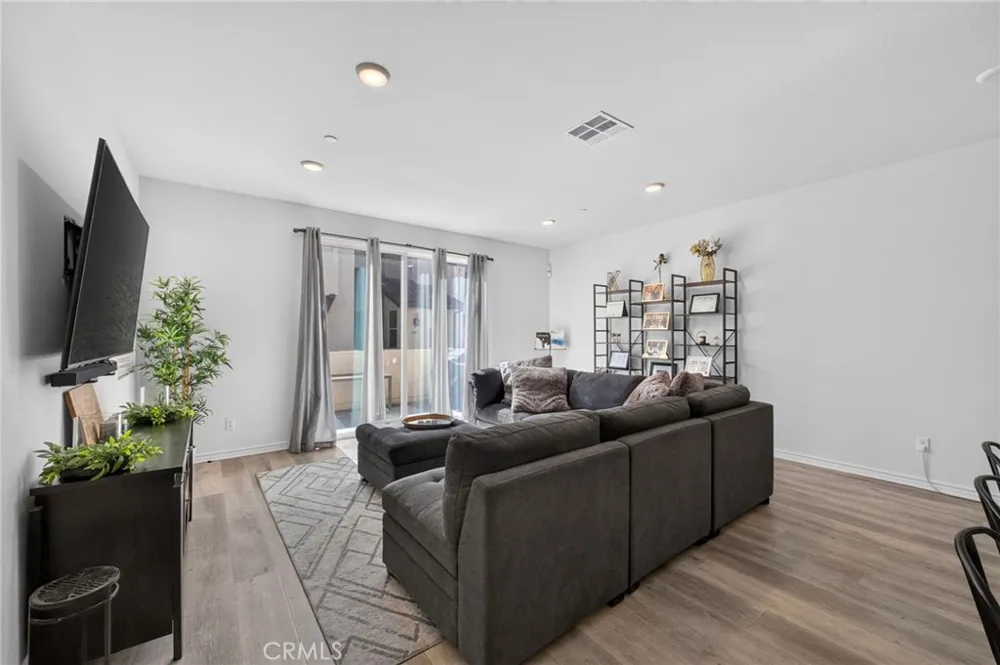 8576 Corsica Buena Park, CA 90620
