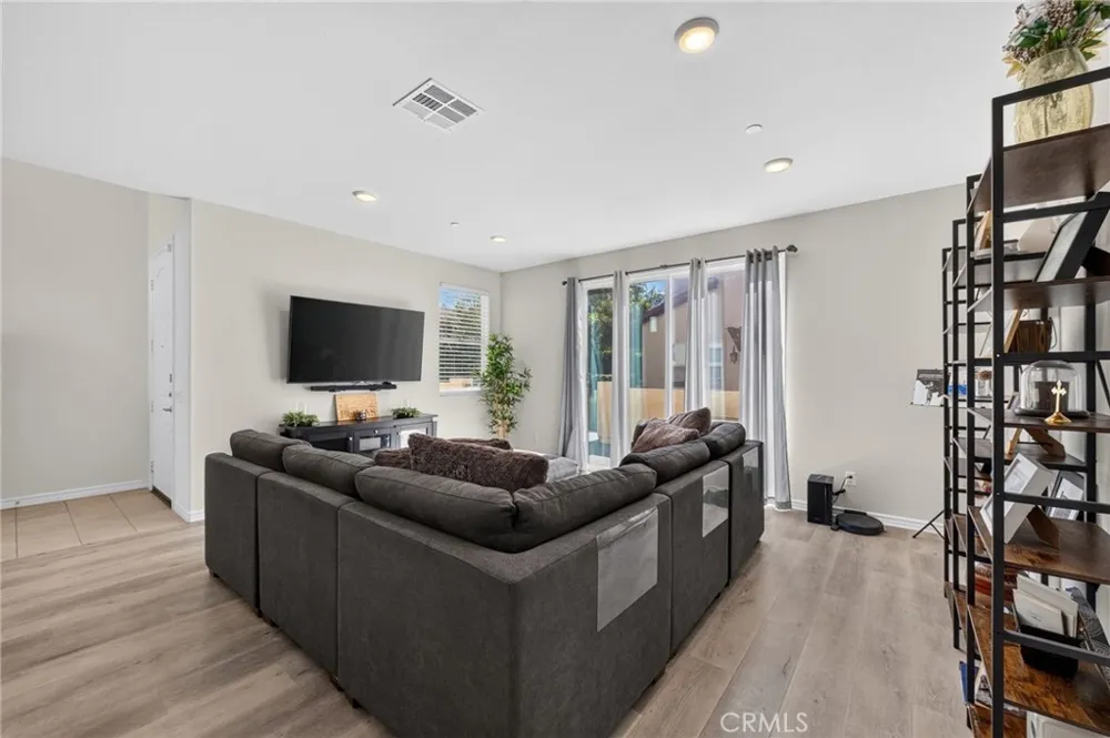 8576 Corsica Buena Park, CA 90620