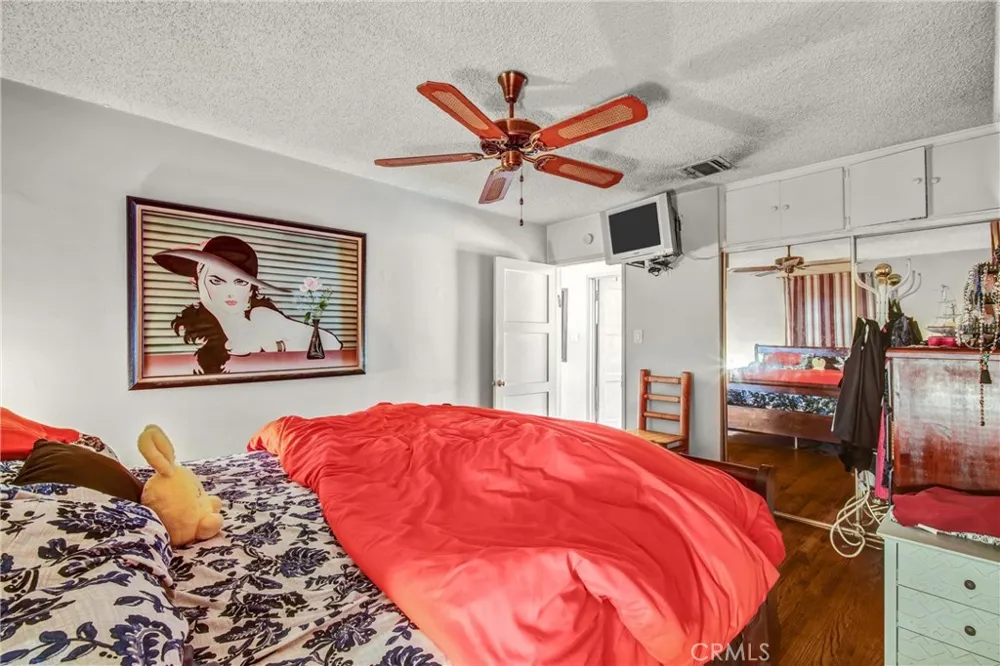 14351 Martha Van Nuys, CA 91401