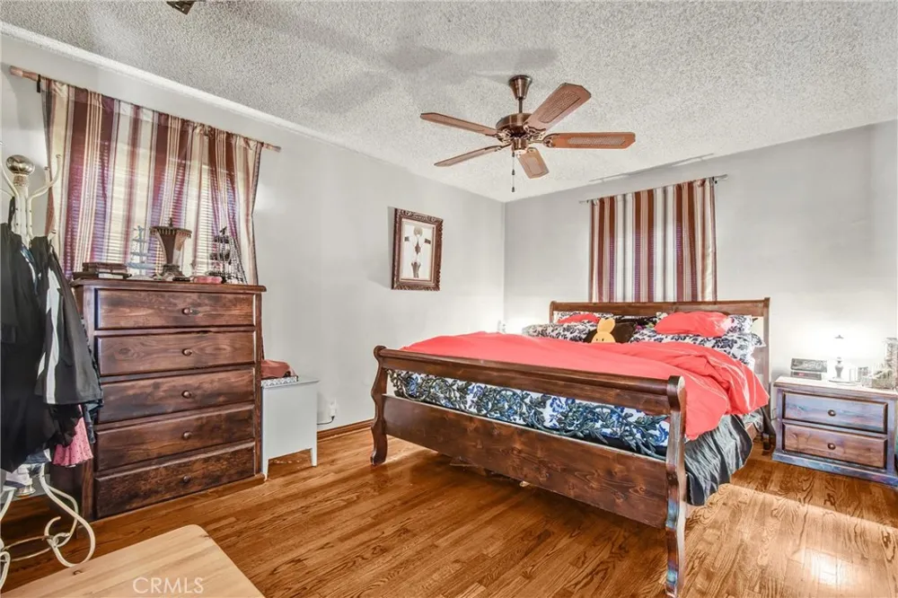 14351 Martha Van Nuys, CA 91401
