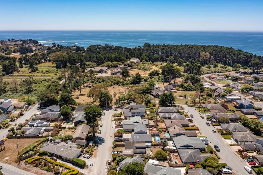 465 TERRACE AVENUE Moss Beach, CA 94038