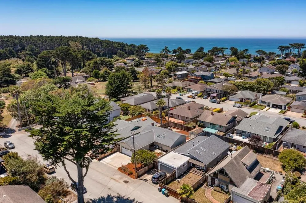 465 TERRACE AVENUE Moss Beach, CA 94038