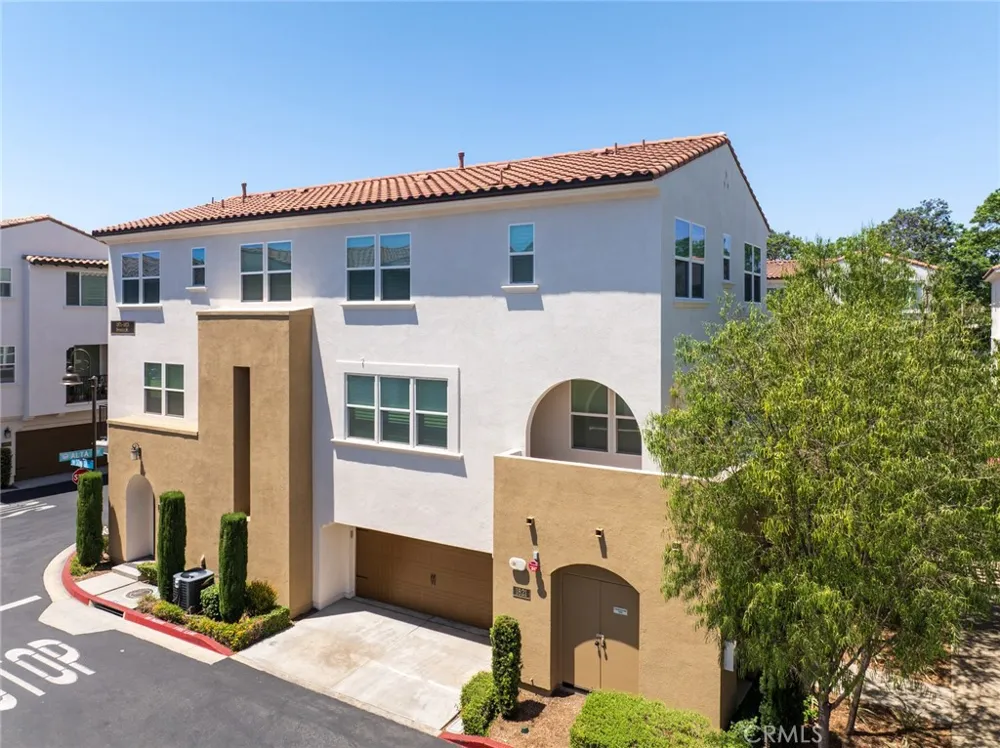 1821 Sonata La Habra, CA 90631