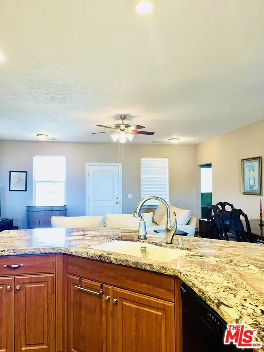 22168 Roe Way Cottonwood, CA 96022