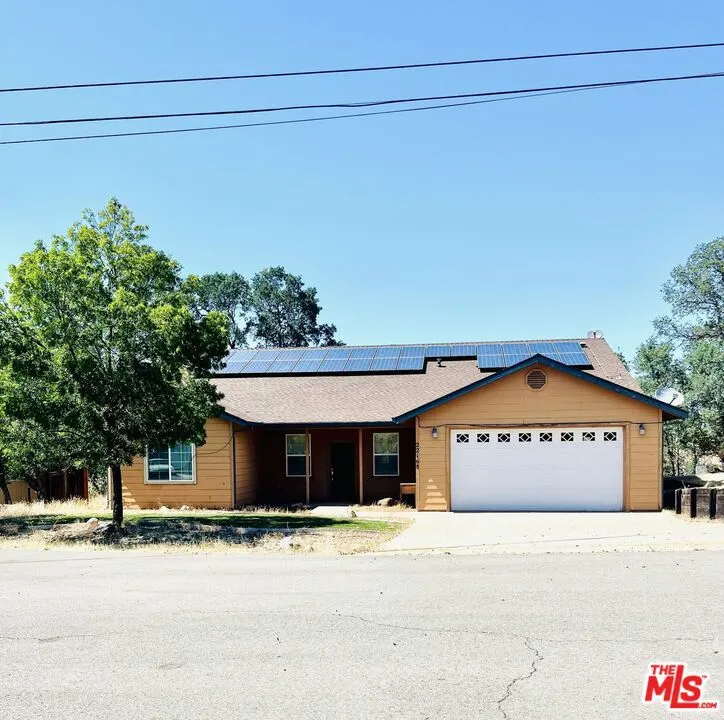 22168 Roe Way Cottonwood, CA 96022