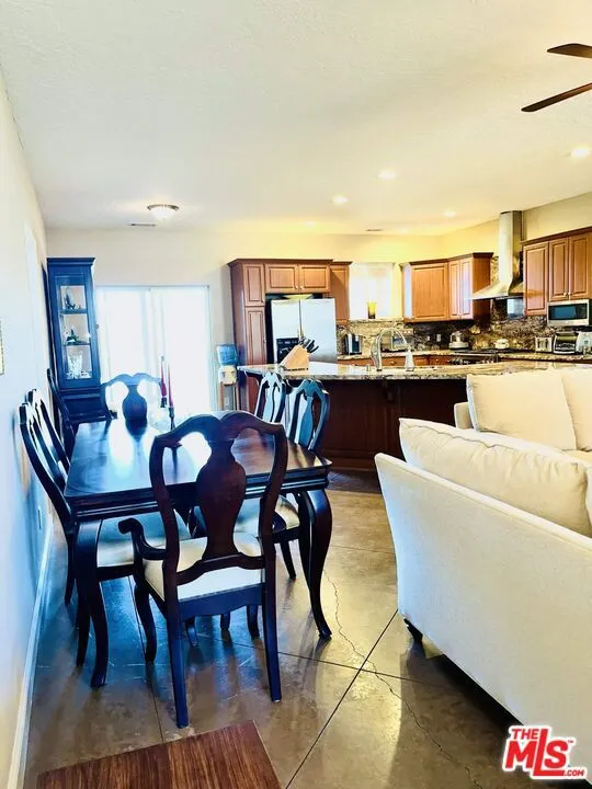 22168 Roe Way Cottonwood, CA 96022