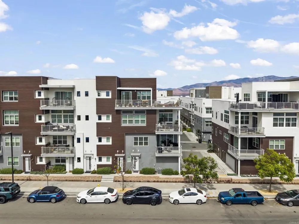 3002 Bravo Loop #2 Chula Vista, CA 91915