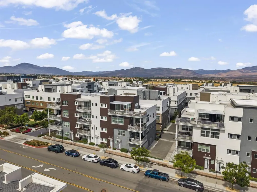 3002 Bravo Loop #2 Chula Vista, CA 91915
