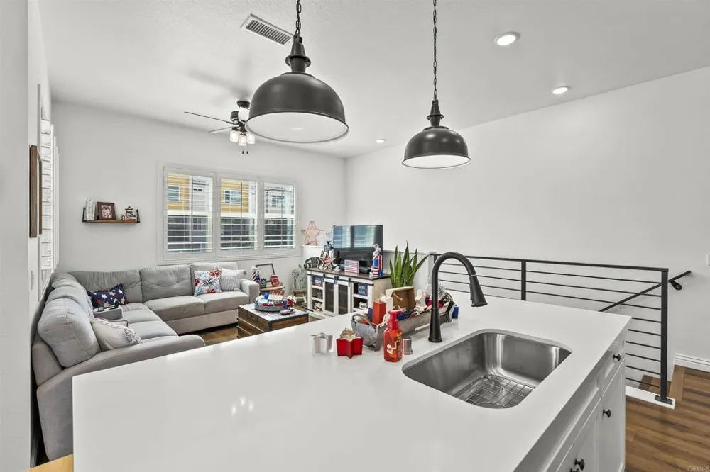 3002 Bravo Loop #2 Chula Vista, CA 91915