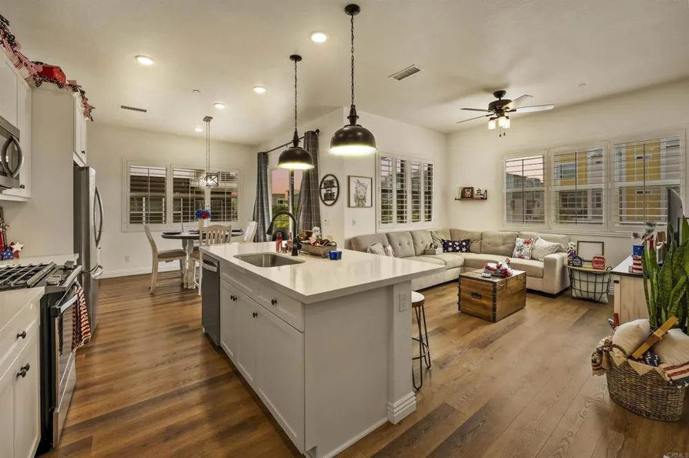 3002 Bravo Loop #2 Chula Vista, CA 91915