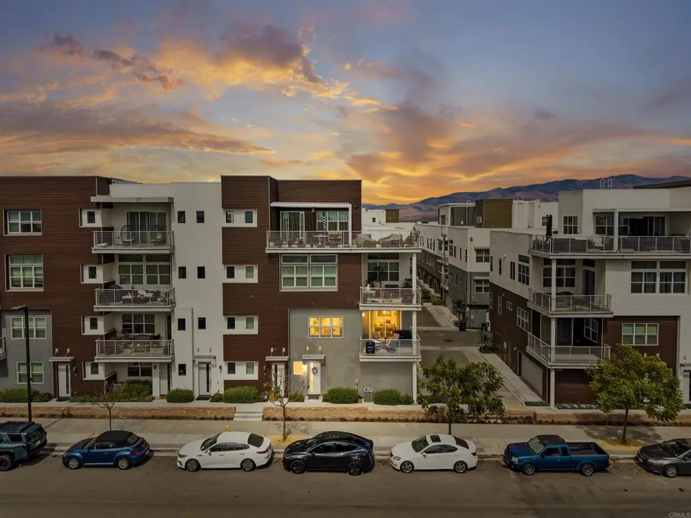3002 Bravo Loop #2 Chula Vista, CA 91915