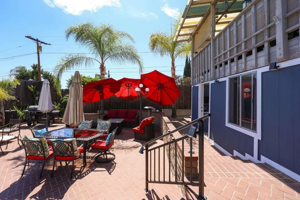 11071 El Nopal Lakeside, CA 92040