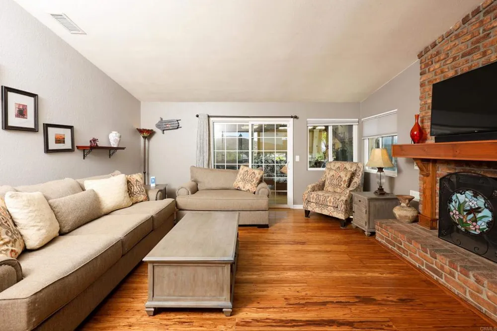 11071 El Nopal Lakeside, CA 92040