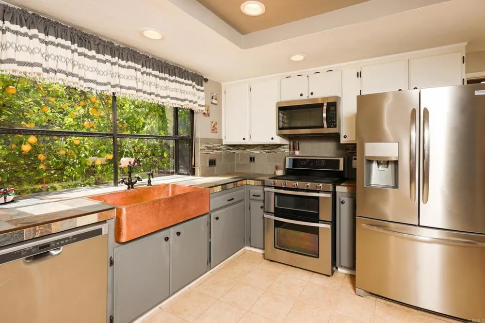 11071 El Nopal Lakeside, CA 92040