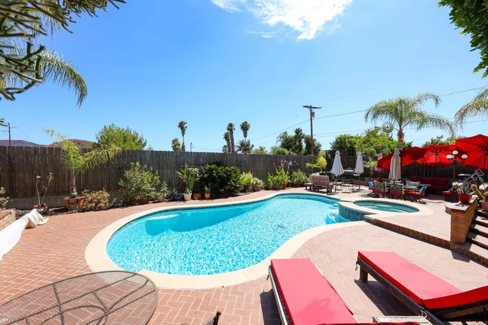 11071 El Nopal Lakeside, CA 92040