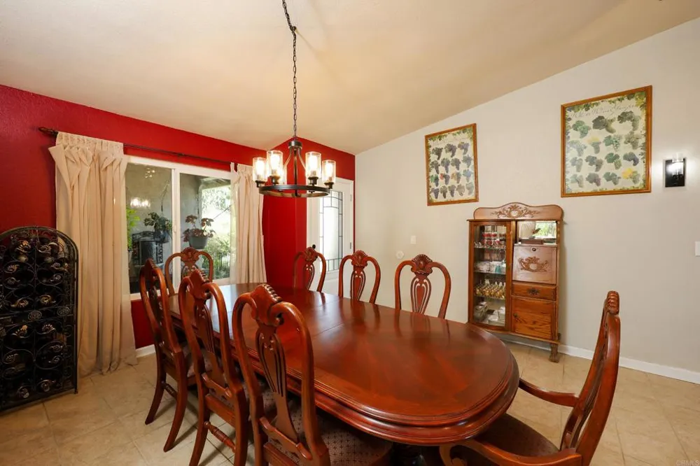 11071 El Nopal Lakeside, CA 92040