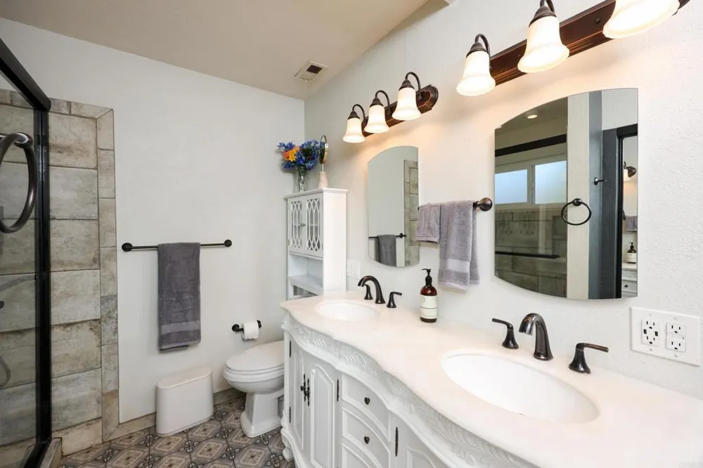 11071 El Nopal Lakeside, CA 92040