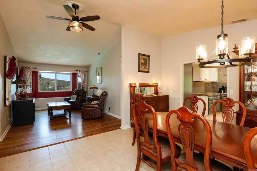 11071 El Nopal Lakeside, CA 92040
