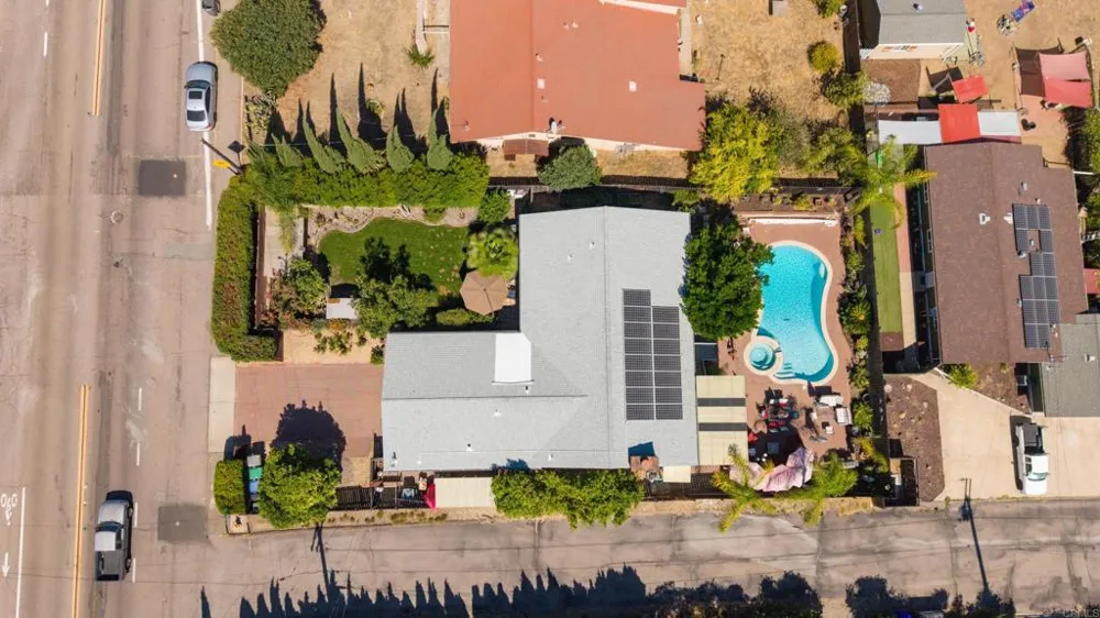 11071 El Nopal Lakeside, CA 92040