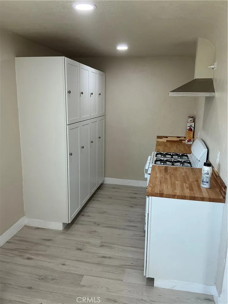 723 W 9th San Jacinto, CA 92582