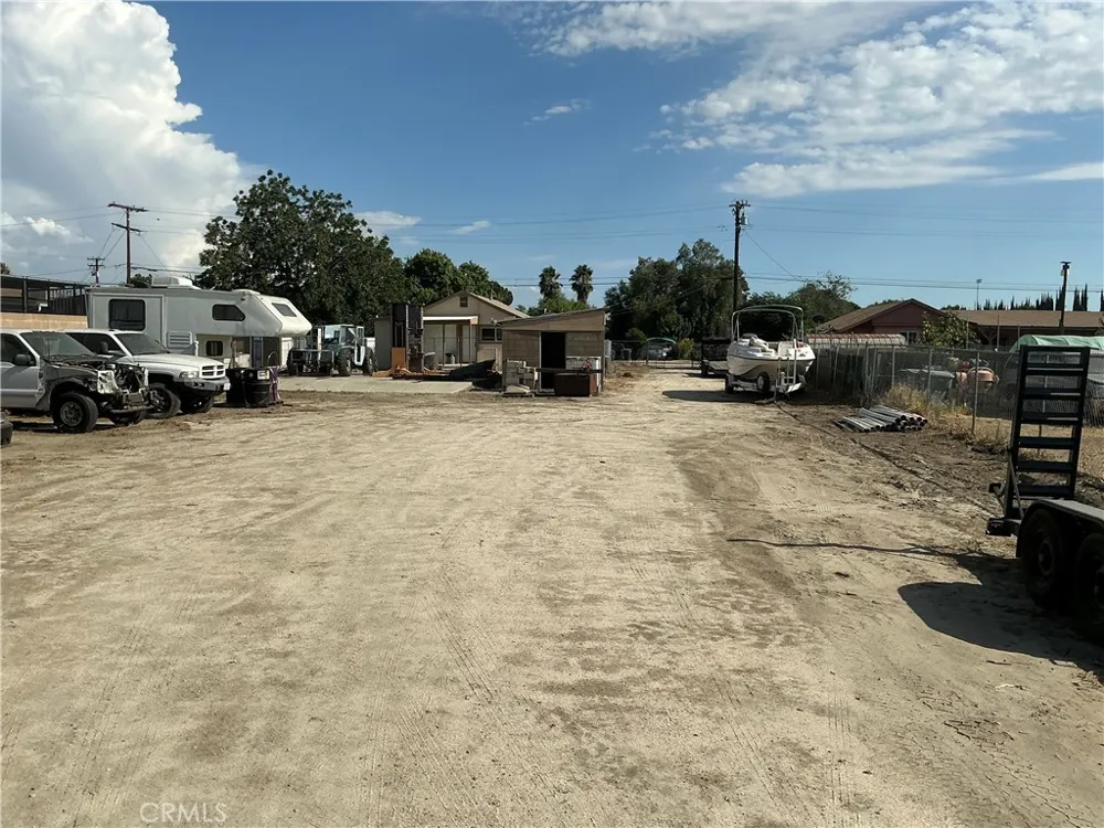 723 W 9th San Jacinto, CA 92582