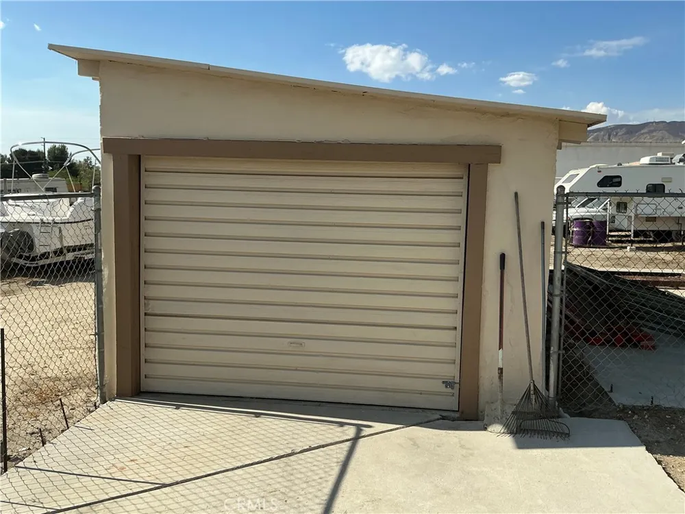 723 W 9th San Jacinto, CA 92582