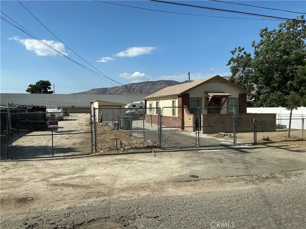 723 W 9th San Jacinto, CA 92582