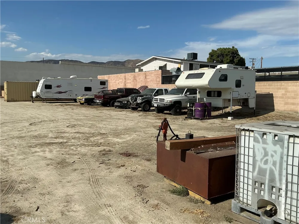 723 W 9th San Jacinto, CA 92582