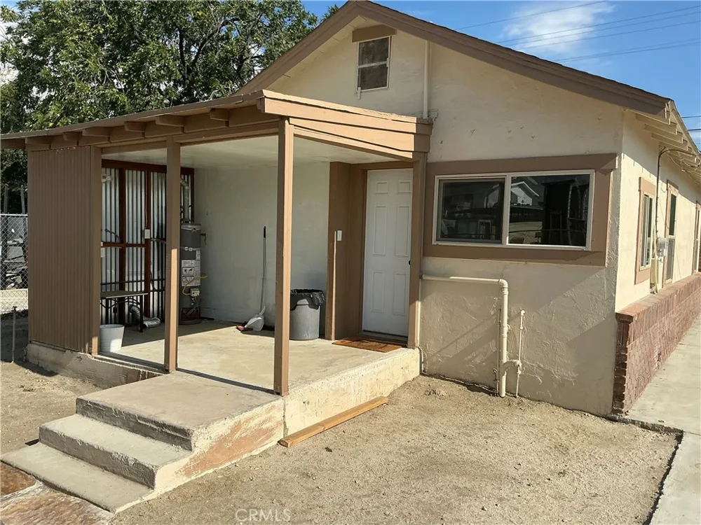 723 W 9th San Jacinto, CA 92582
