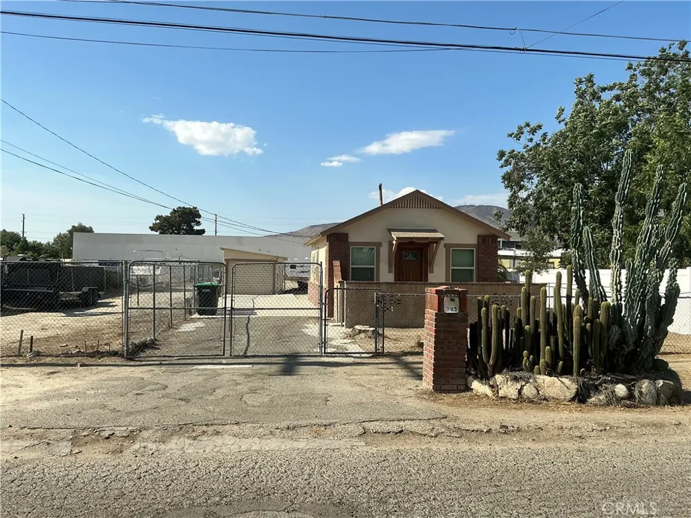 723 W 9th San Jacinto, CA 92582