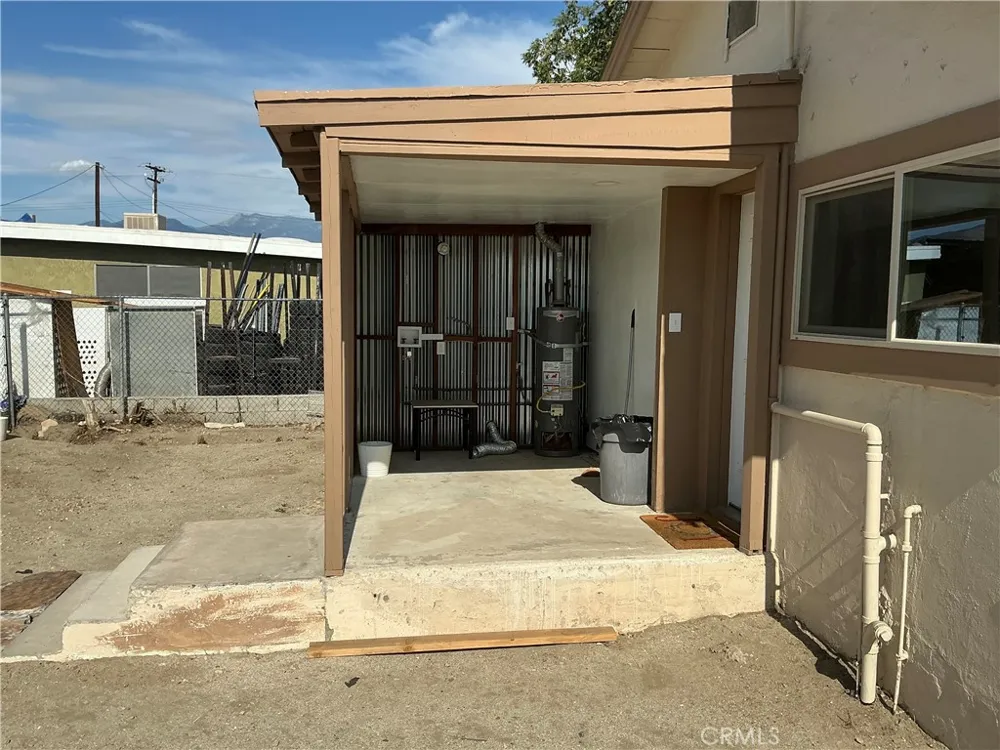 723 W 9th San Jacinto, CA 92582