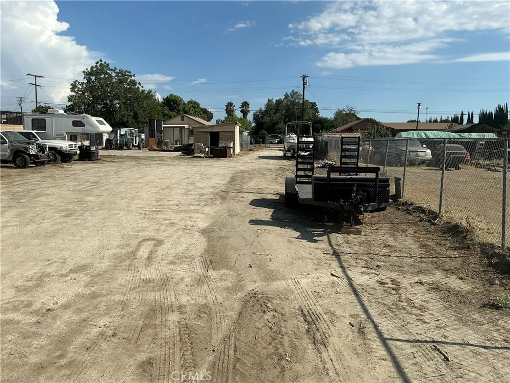 723 W 9th San Jacinto, CA 92582