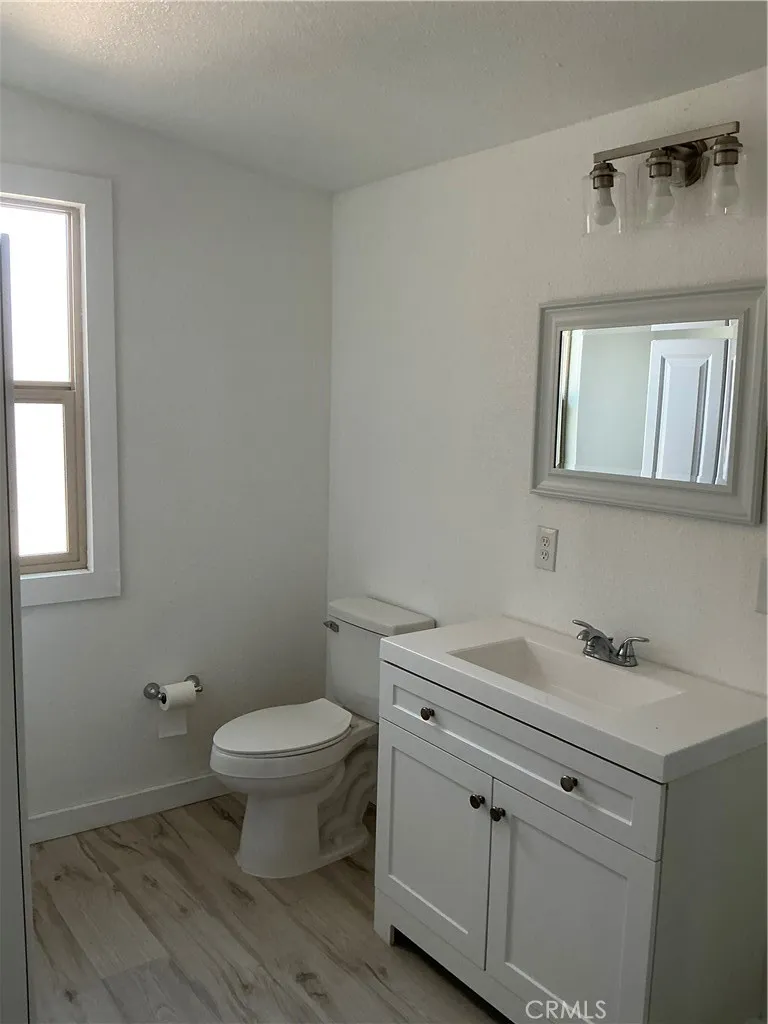 723 W 9th San Jacinto, CA 92582