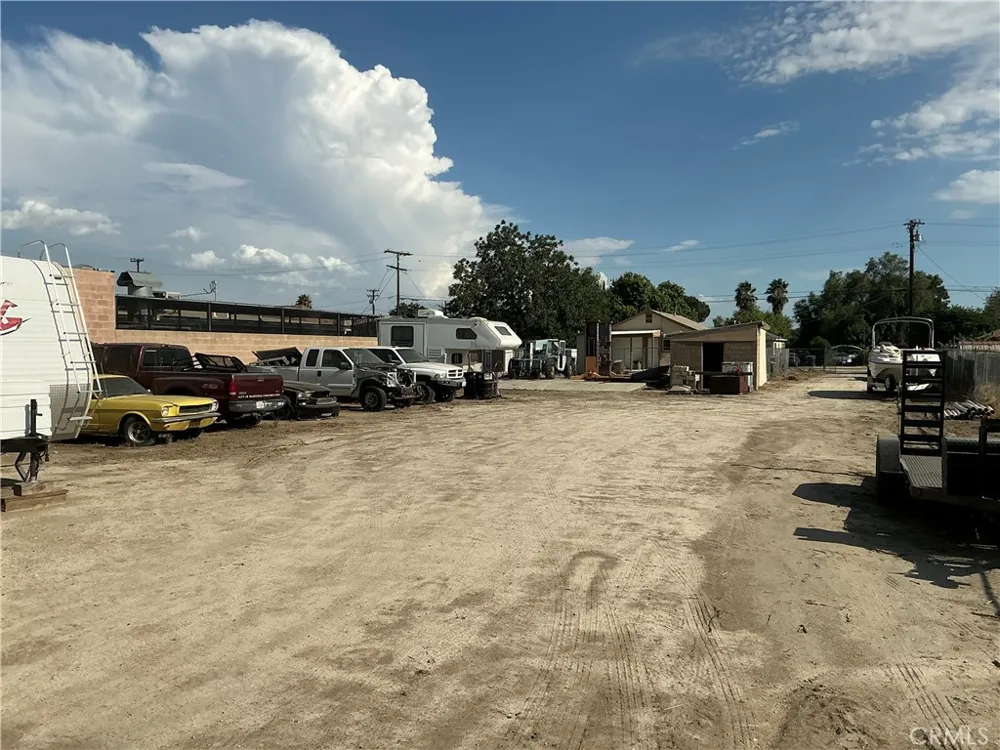 723 W 9th San Jacinto, CA 92582