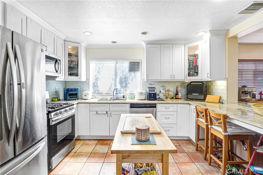 976 Baycrest Lane Harbor City, CA 90710