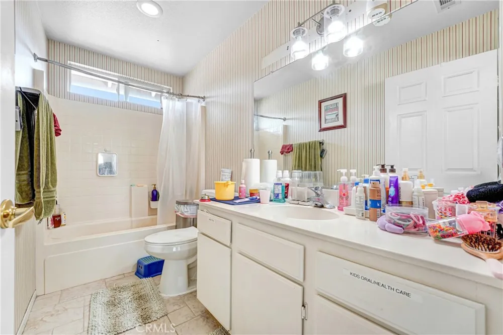 976 Baycrest Lane Harbor City, CA 90710