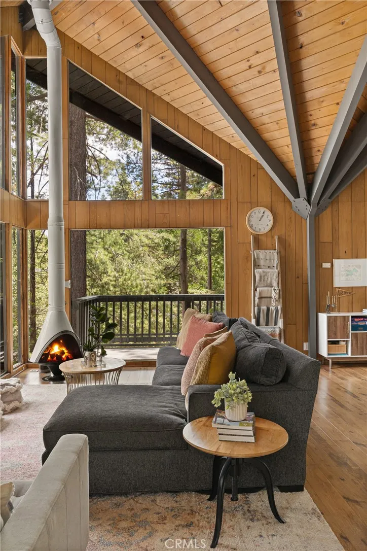 476 Annandale Lake Arrowhead, CA 92352