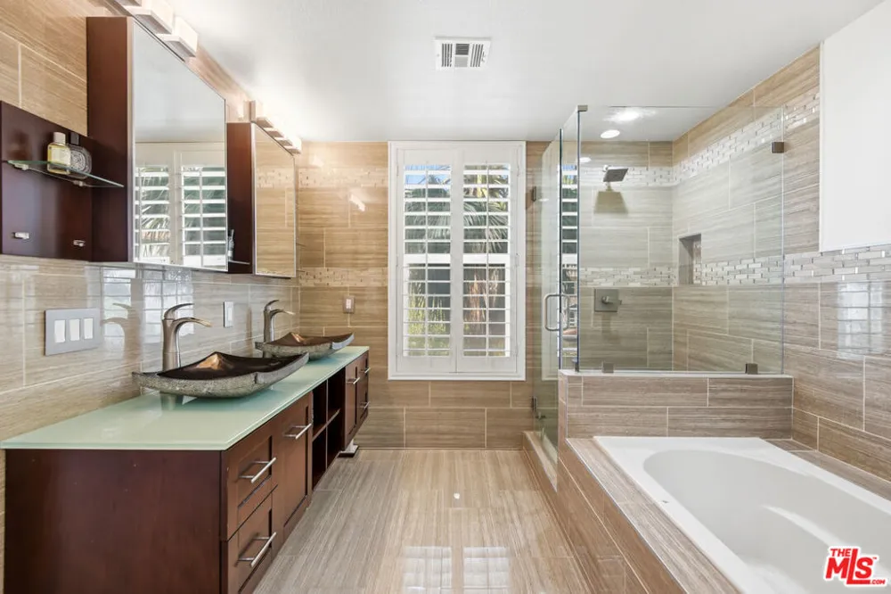 6020 Seabluff Drive #411 Playa Vista, CA 90094