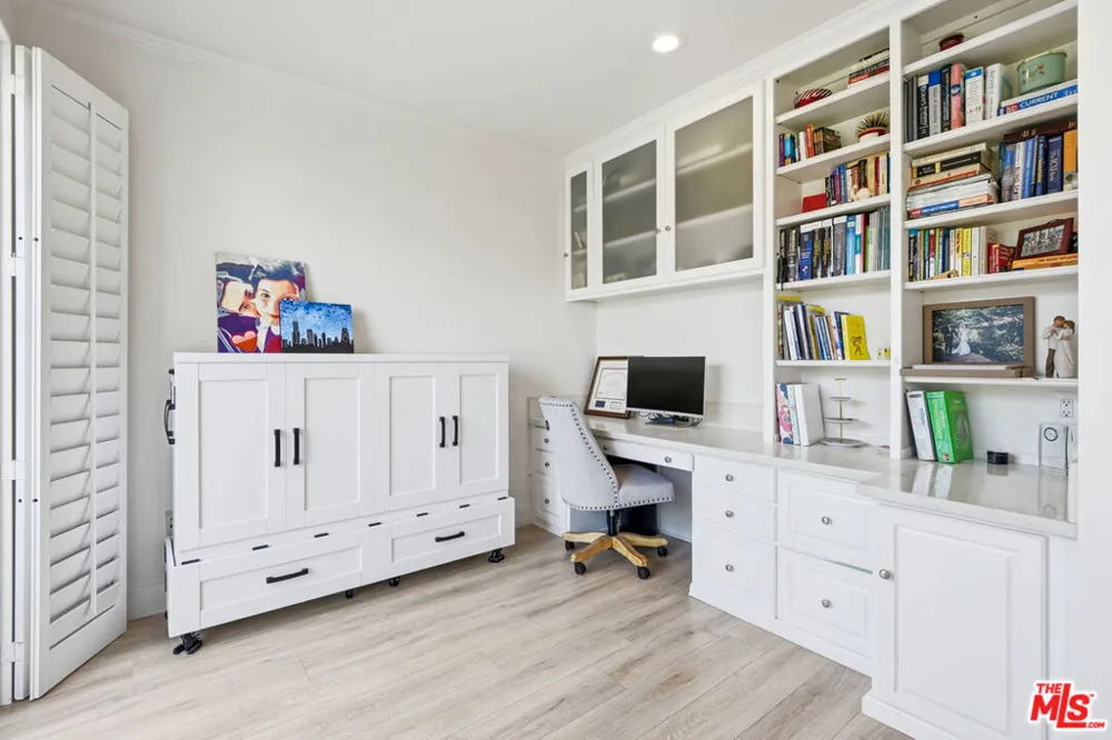 6020 Seabluff Drive #411 Playa Vista, CA 90094