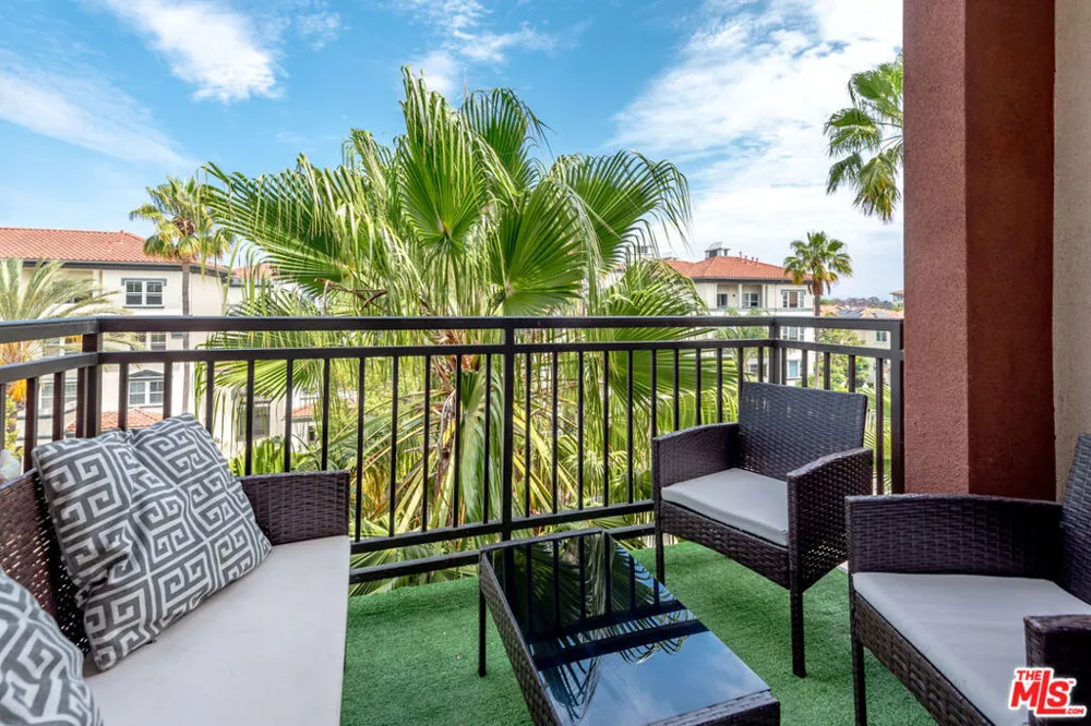 6020 Seabluff Drive #411 Playa Vista, CA 90094