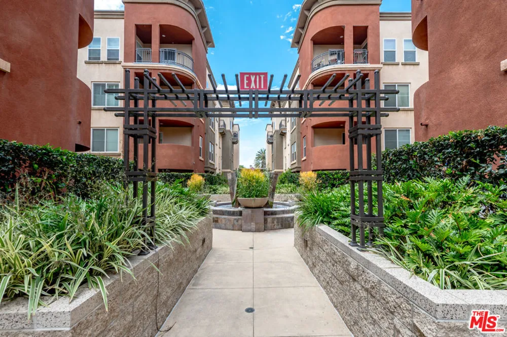 6020 Seabluff Drive #411 Playa Vista, CA 90094