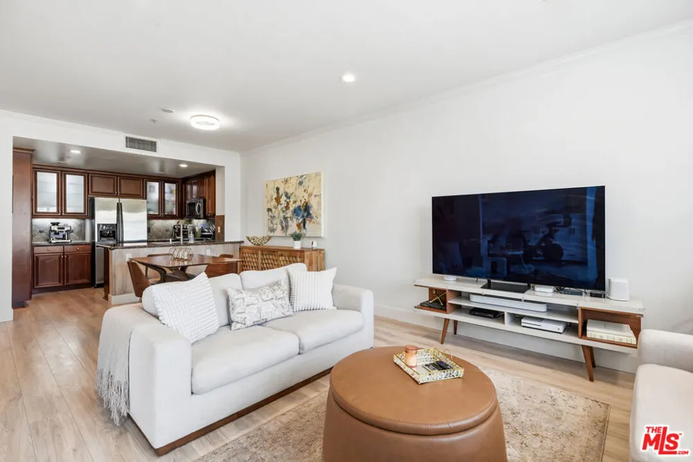 6020 Seabluff Drive #411 Playa Vista, CA 90094