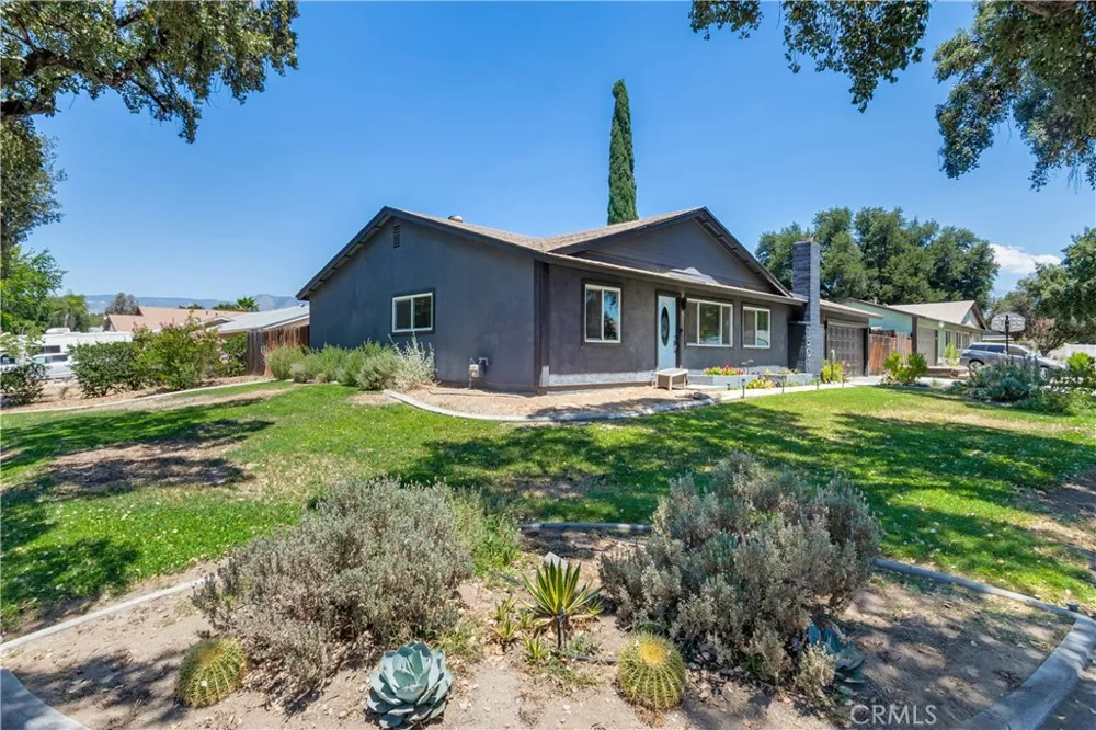 1501 Cambridge Avenue Redlands, CA 92374