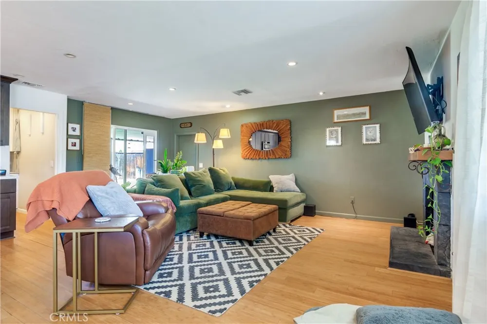 1501 Cambridge Avenue Redlands, CA 92374