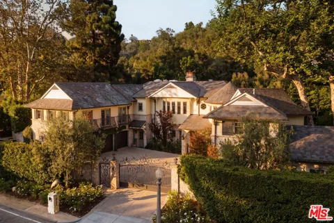 1900 Mandeville Canyon Road