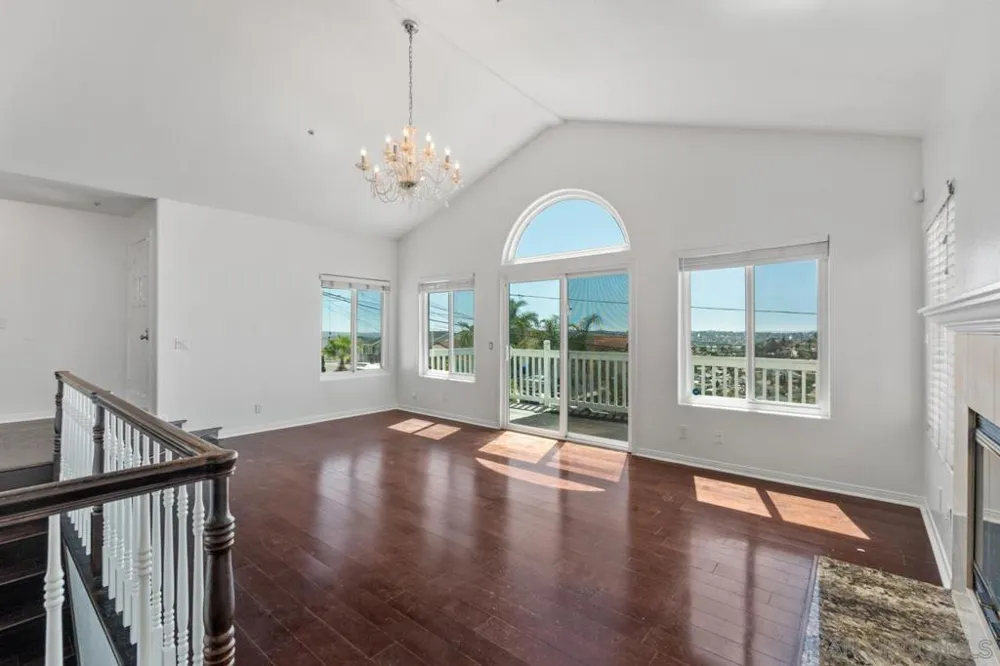 1229 La Mesa Spring Valley, CA 91977