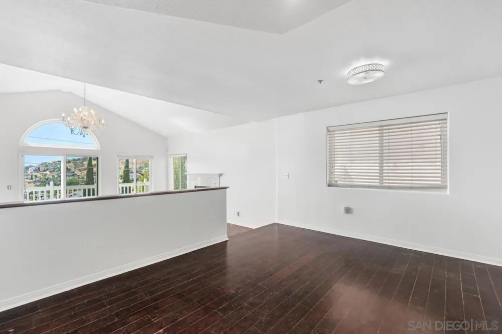 1229 La Mesa Spring Valley, CA 91977